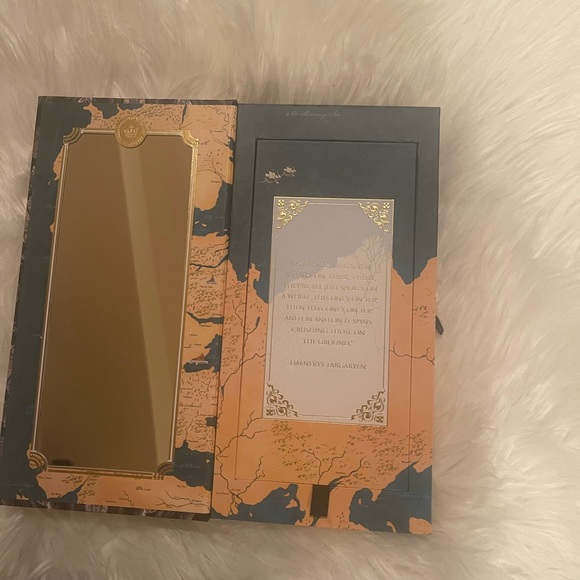 ⚔️ Awesome NWT Game Of Thrones Urban Decay 20 Shade Eyeshadow Pallet ⚔️ - Picture 7 of 13